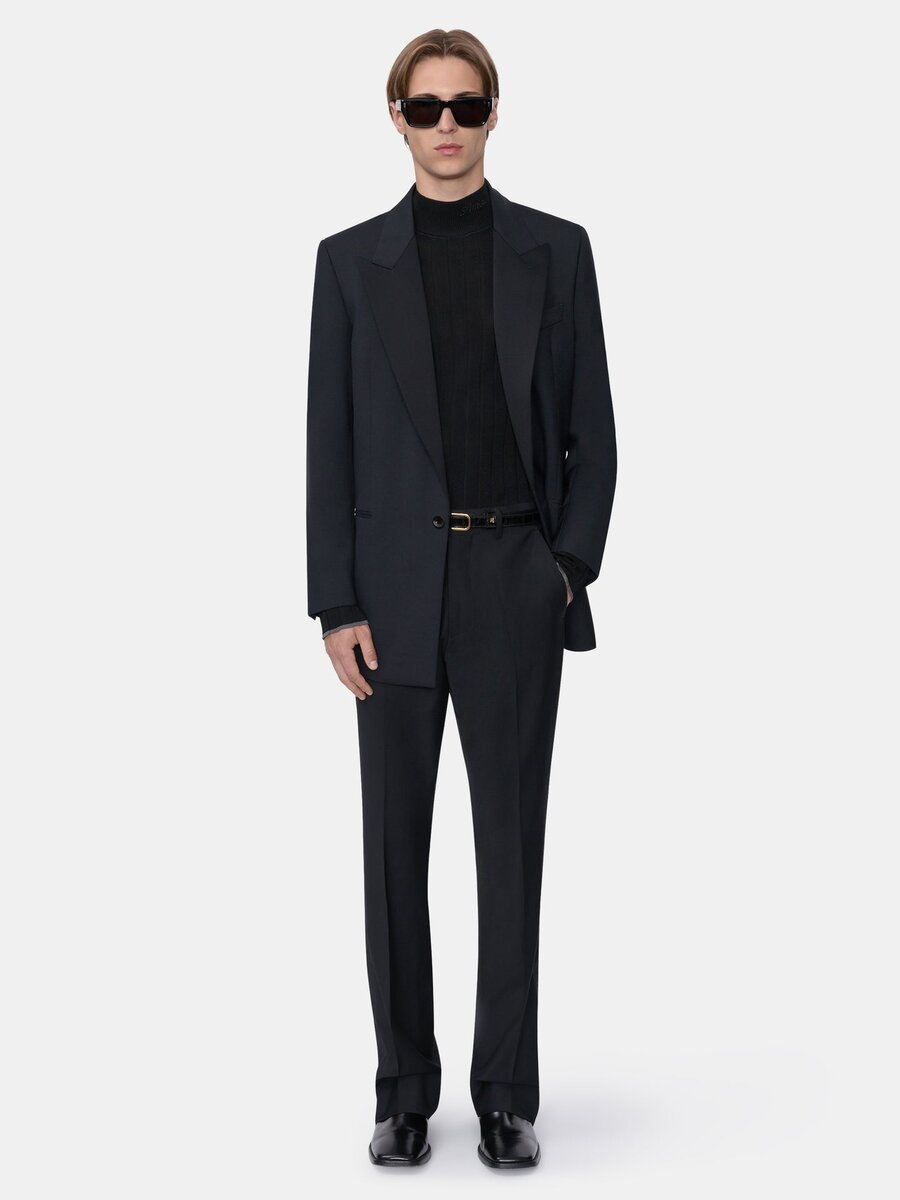 SKRÄDDARSYDDA BYXOR MED BOOTCUT
